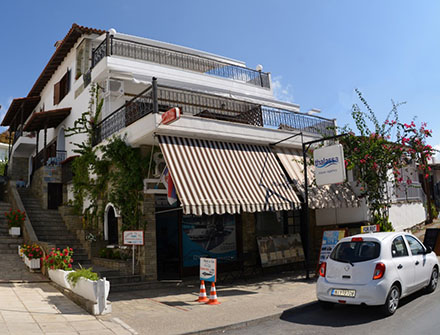 Popi Rooms Neos Marmaras Halkidiki Front Entrance